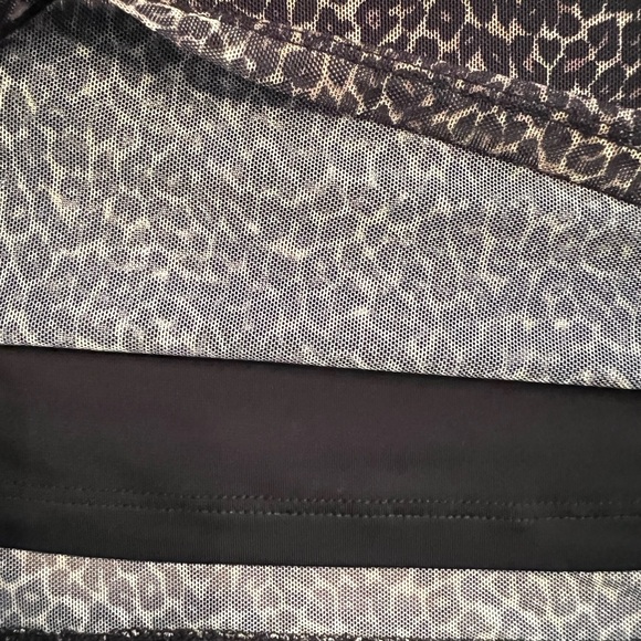 NWOT Rafaella animal print, long sleeve turtleneck Top SzM - Picture 8 of 9